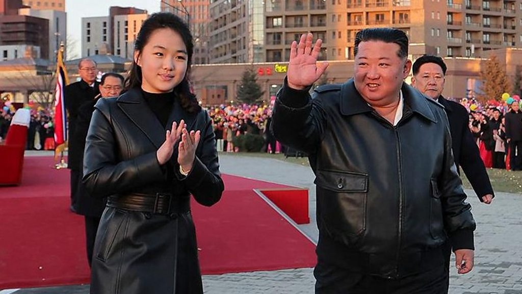 金正恩氏の10代の娘、後継者に「内定段階」 韓国情報機関が説明 - BBC