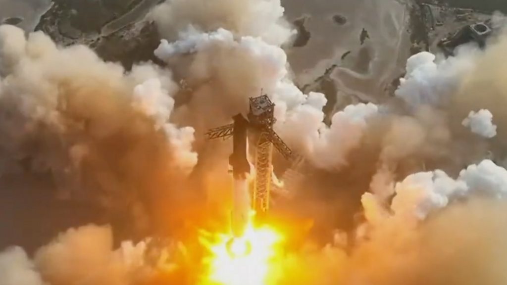 SpaceX Starship test flight encounters trouble, spins out of control