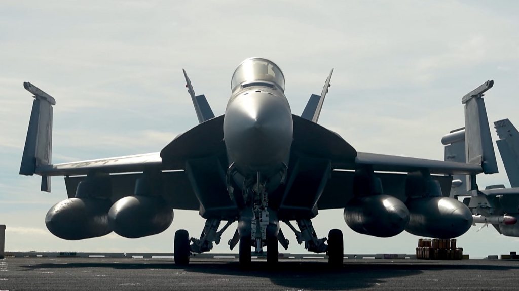 Por que dois caças dos EUA estavam perto da Venezuela?