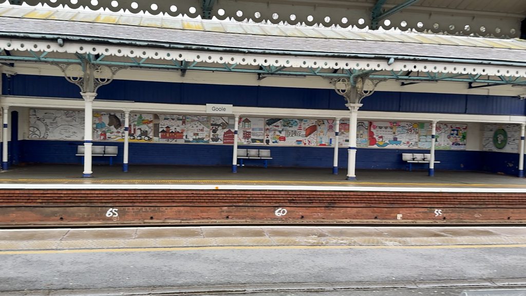 Goole bicentenary mural unveiled at station