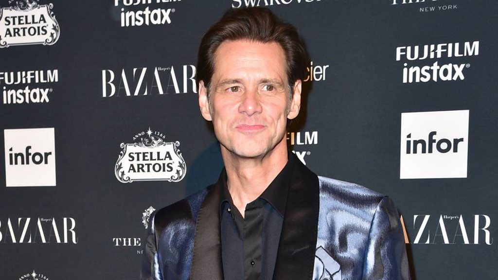 Jim Carrey calls NY Fashion Week 'meaningless' in bizarre interview