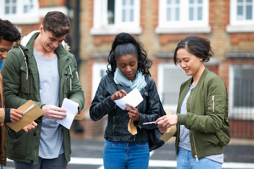 GCSE Results Day Live 2018 - GCSE Results Day Live 2018 - BBC