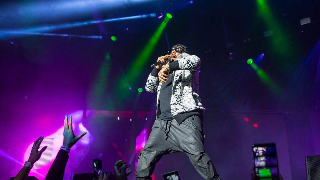 R. Kelly ordered to stop using studio as a residence