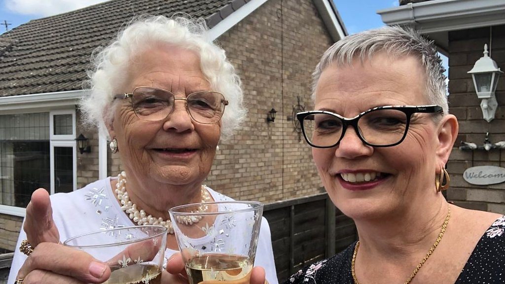 Coronavirus Shielding cancer patient reunited with mum(02)