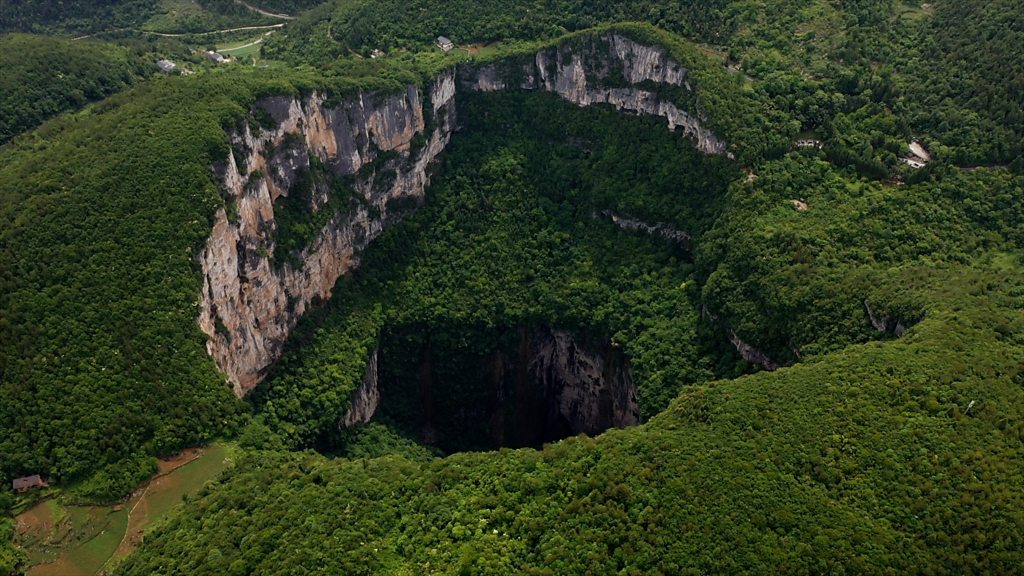 China's huge and mysterious Xiaozhai Tiankeng sinkhole