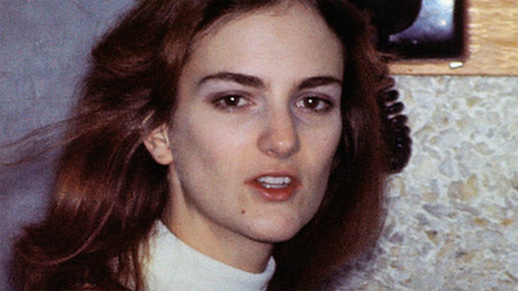 Patty Hearst: From kidnapped girl to infamous criminal