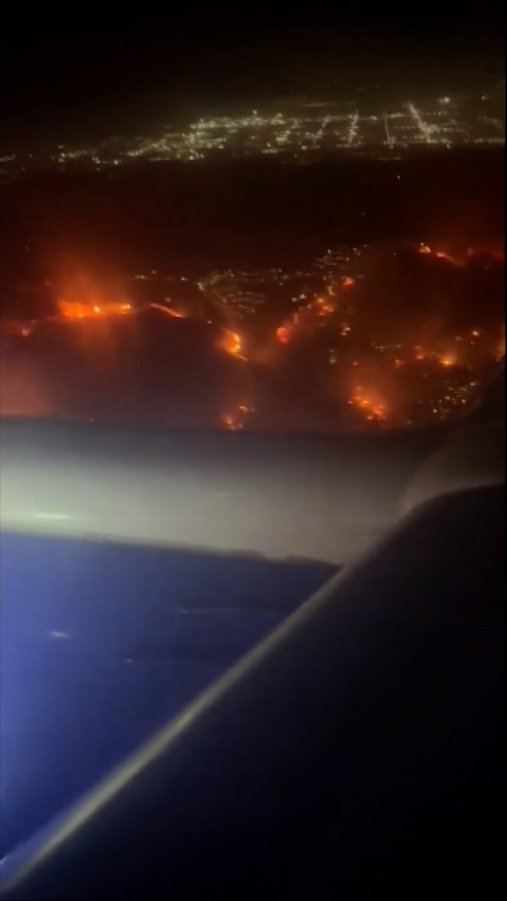 Fires visible from planes flying into Los Angeles airport