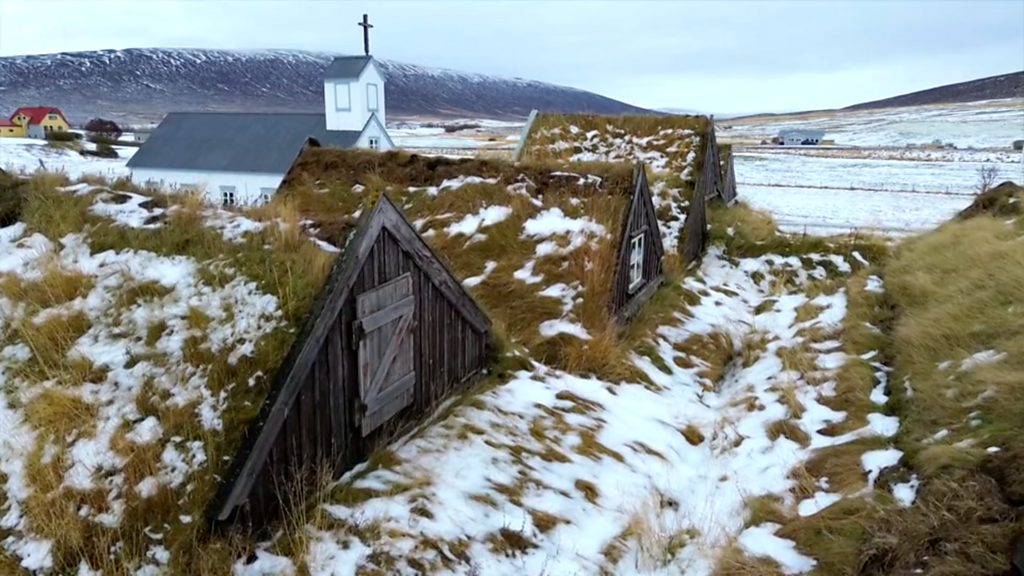 Keeping traditional Icelandic knitting alive
