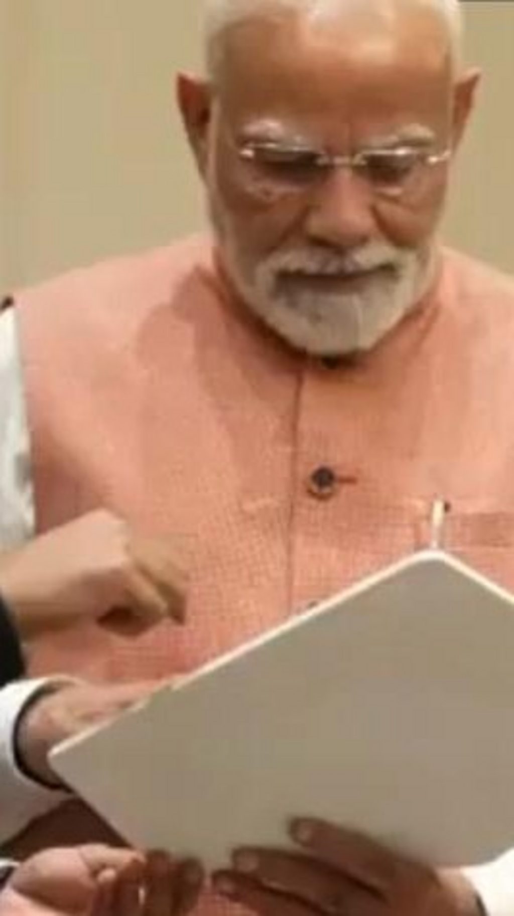 नरेंद्र मोदी