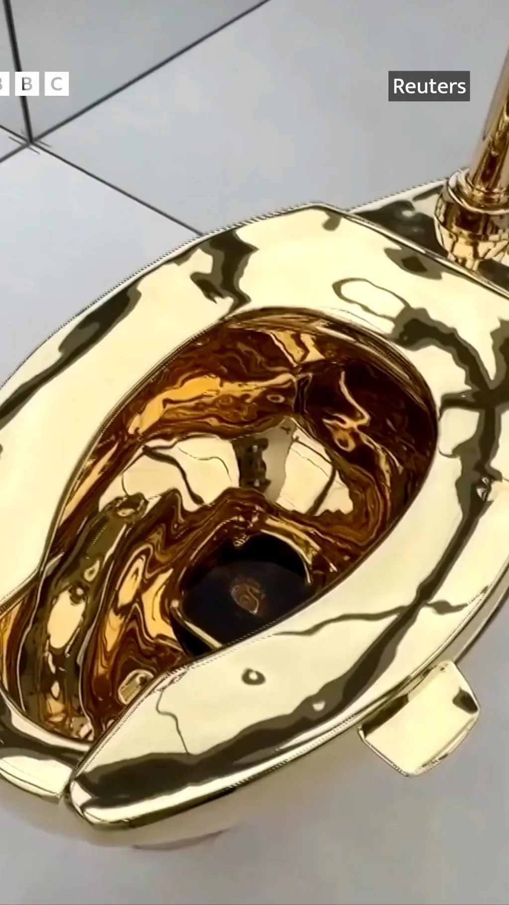 100 கிலோ தங்க Toilet