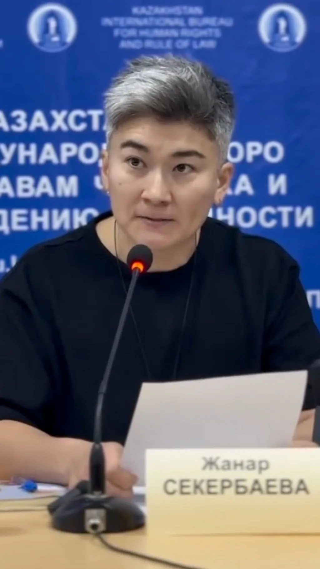 Men kaltakni sikmoqchiman Porno ona va ogil oila