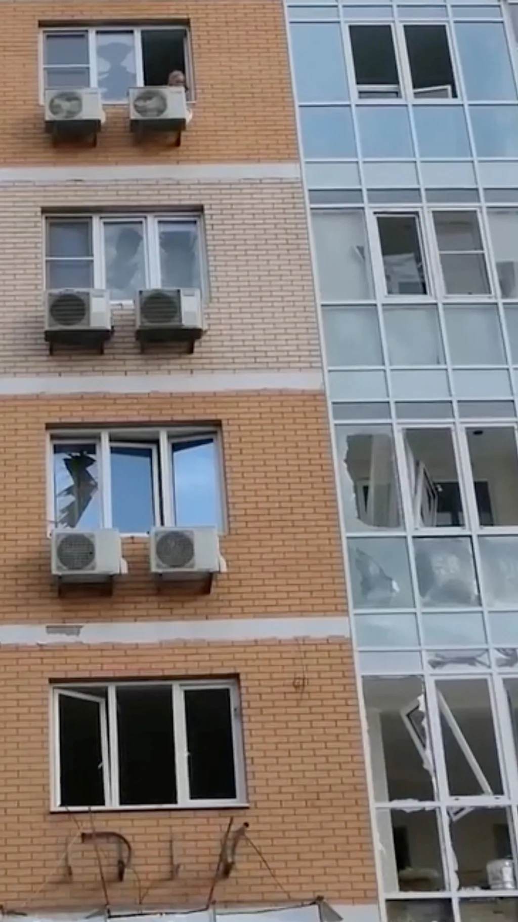 Поврежденный дом в Новороссийске