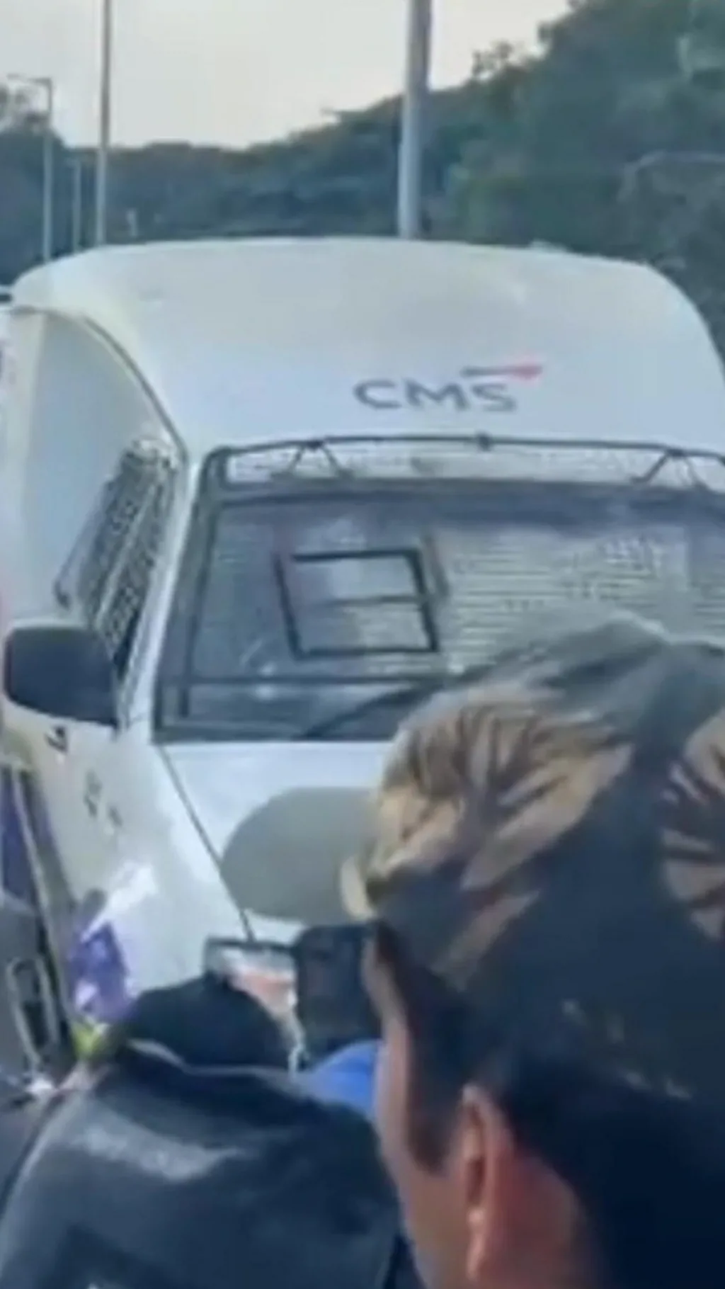 7 कोटी लुटले