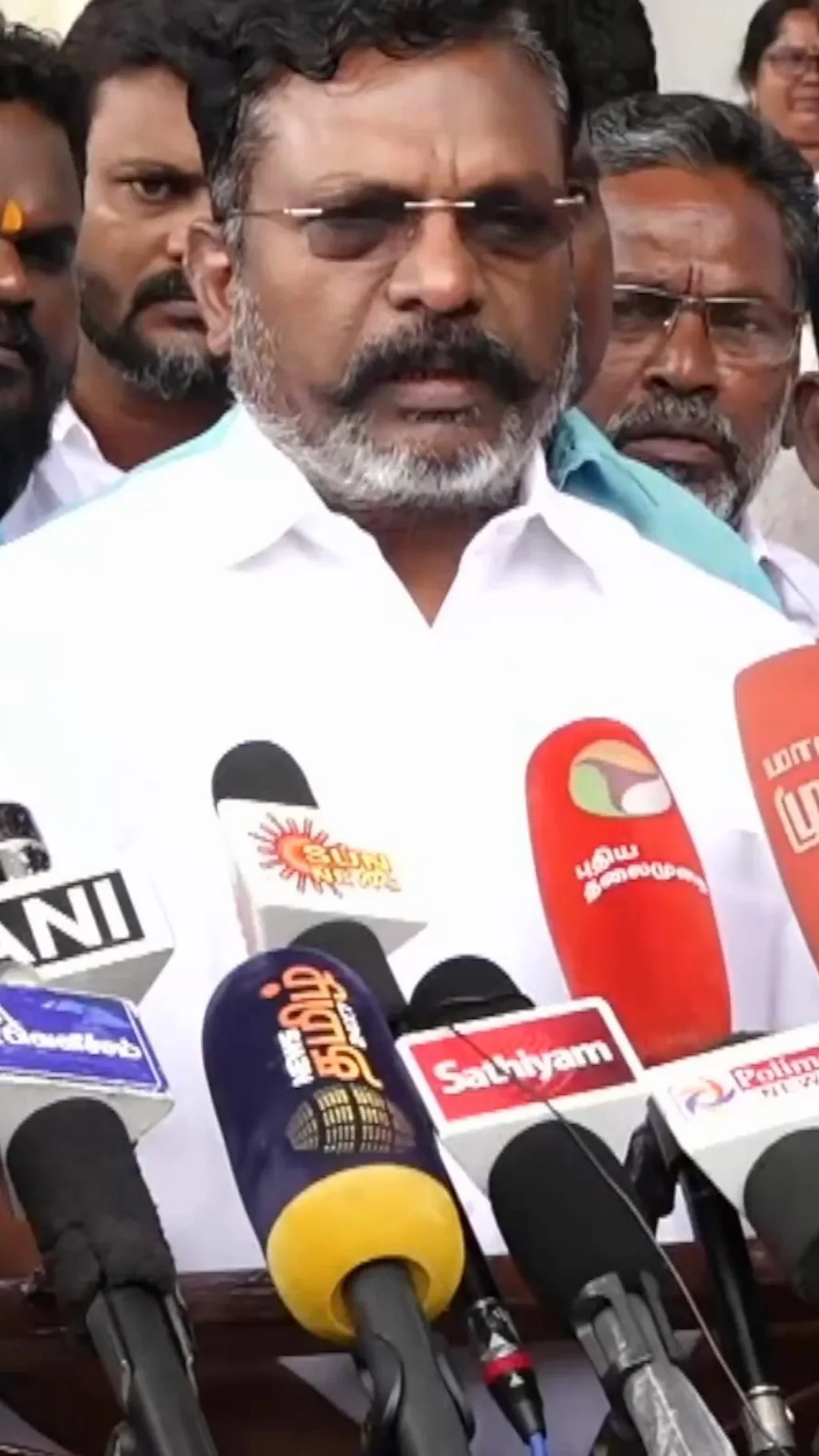 தவெக தலைவர் விஜய் கவனமாக இருக்க வேண்டுமென கூறிய திருமாவளவன் - ஏன்?