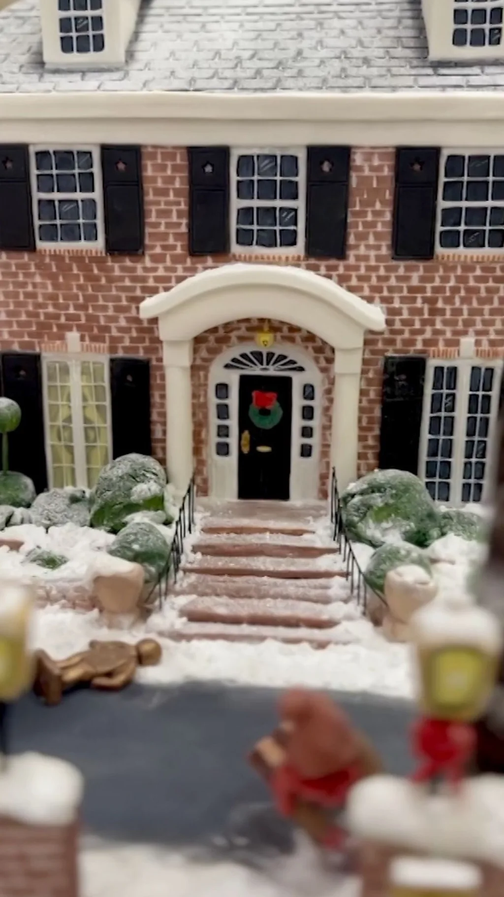 फ़िल्म 'Home Alone' के घर जैसा दिखने वाला केक