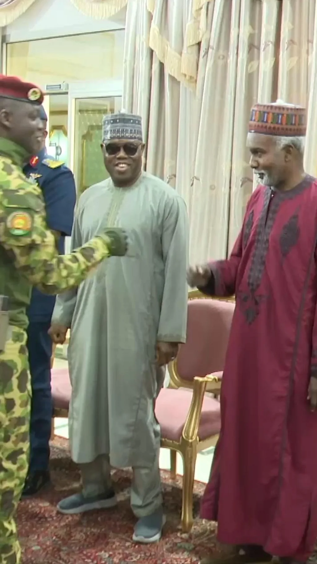 Yadda aka gana tsakanin shugaban Burkina Faso da tawagar Najeriya