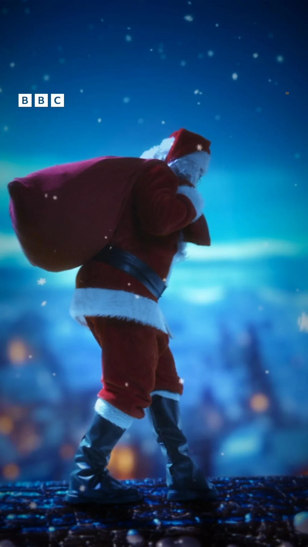 சான்டா க்ளாஸ்: சிவப்பு வெள்ளை உடைக்கு கோகோ கோலாதான் காரணமா?