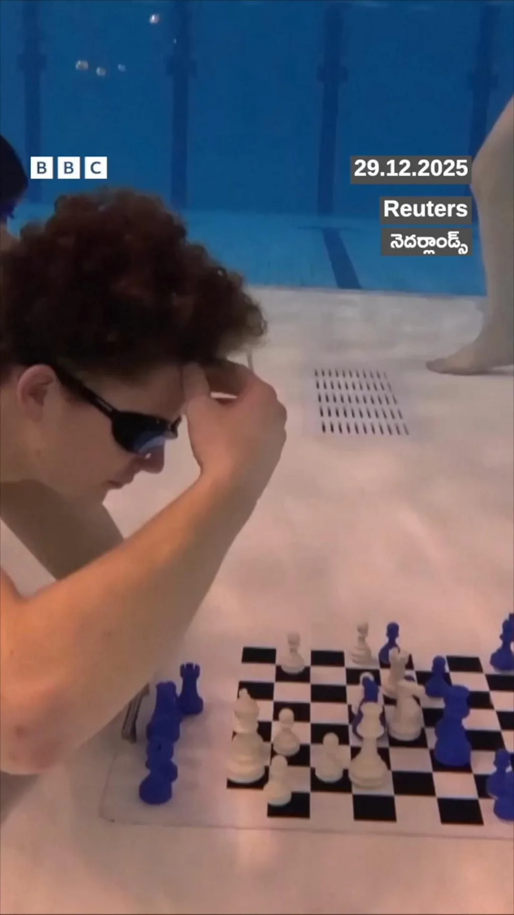 CHESS COMPETETION UNDER WATER