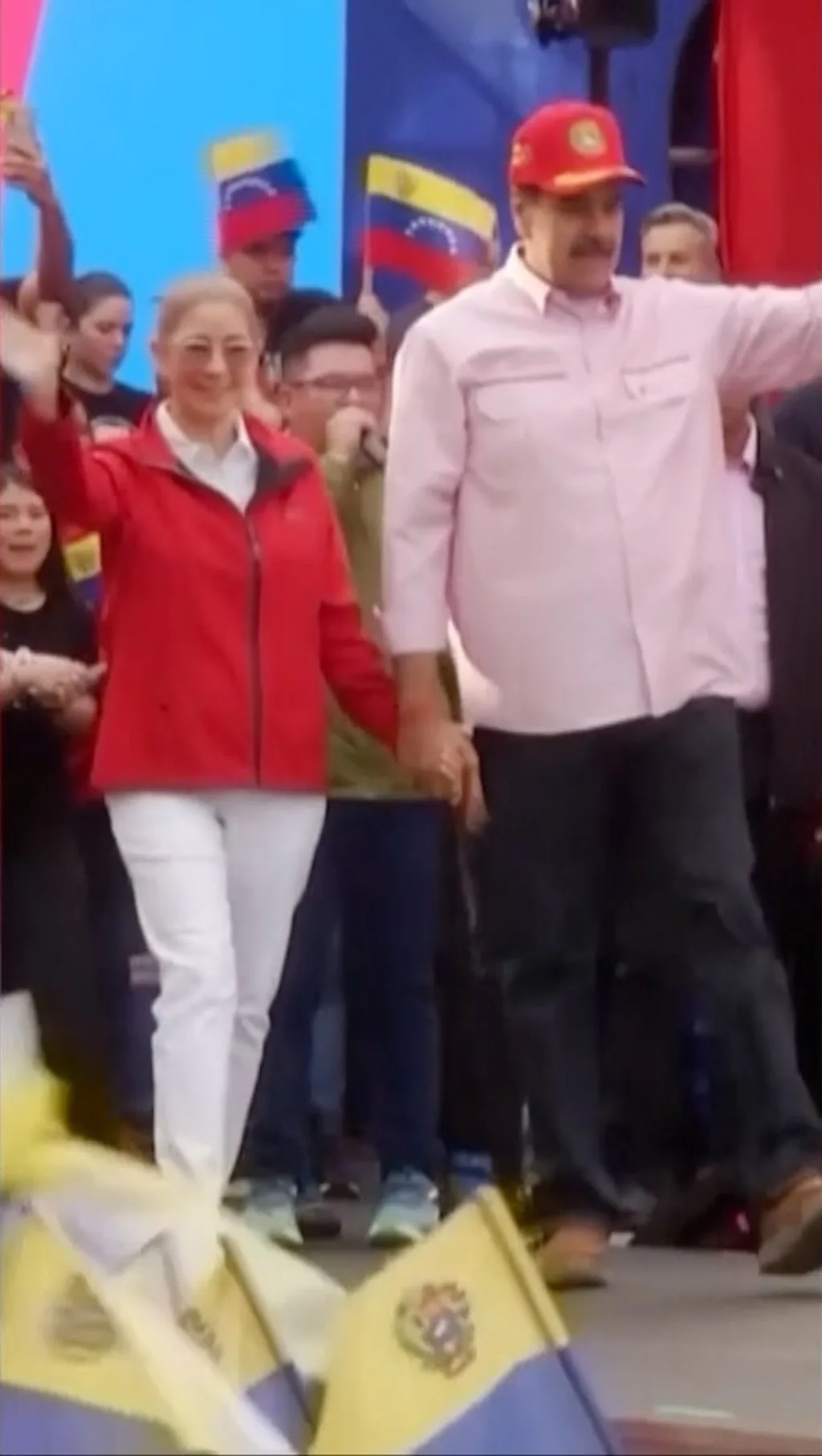 ජනාධිපති මදුරෝ සමග අත්අඩංගුවට ගත් ඔහුගේ බිරිඳ කවුද?