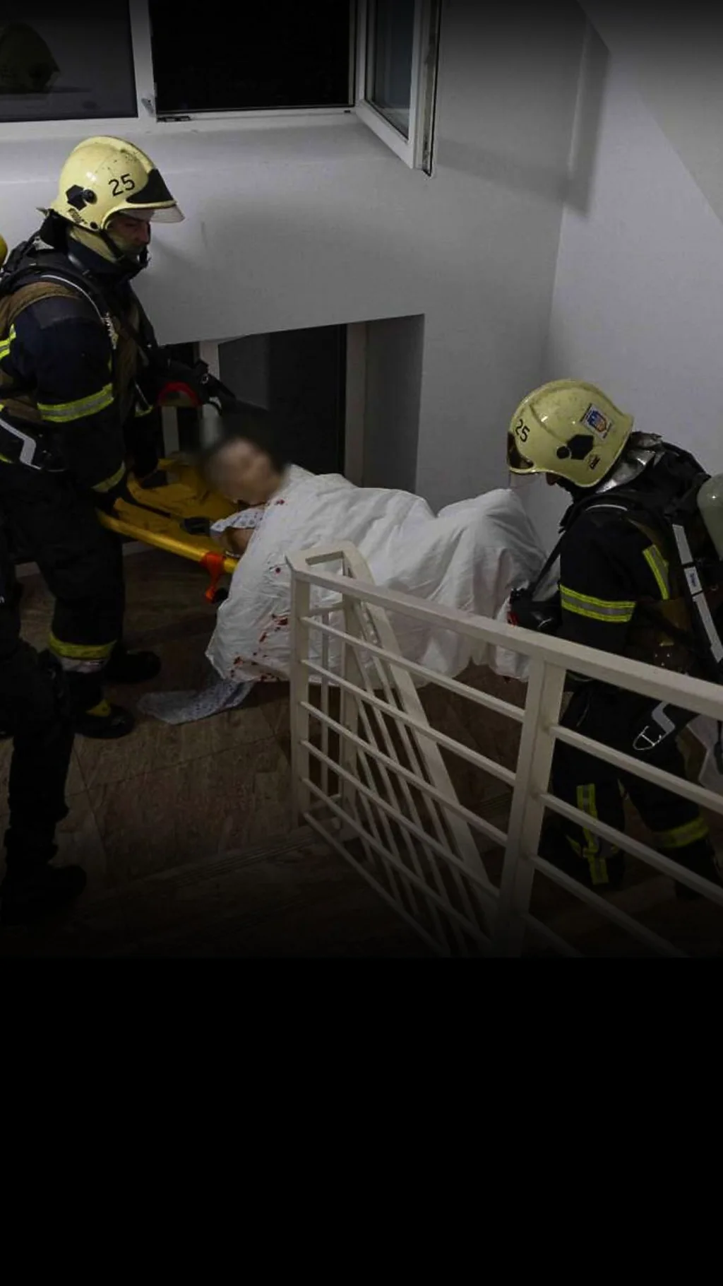 Російський дрон влучив у приватну клініку у Києві. Загинув чоловік, четверо постраждали.