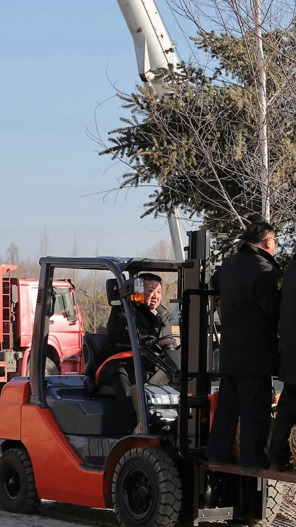 Ким Чен Ын за рулем