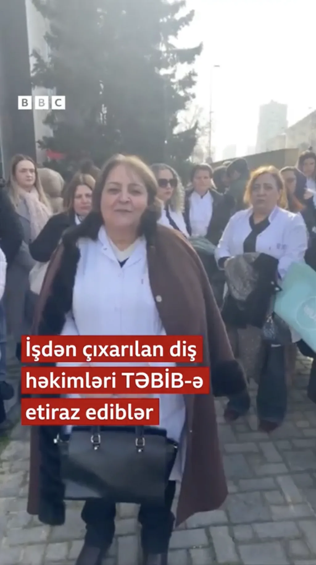 İşdən çıxarılan diş həkimləri TƏBİB-ə etiraz ediblər