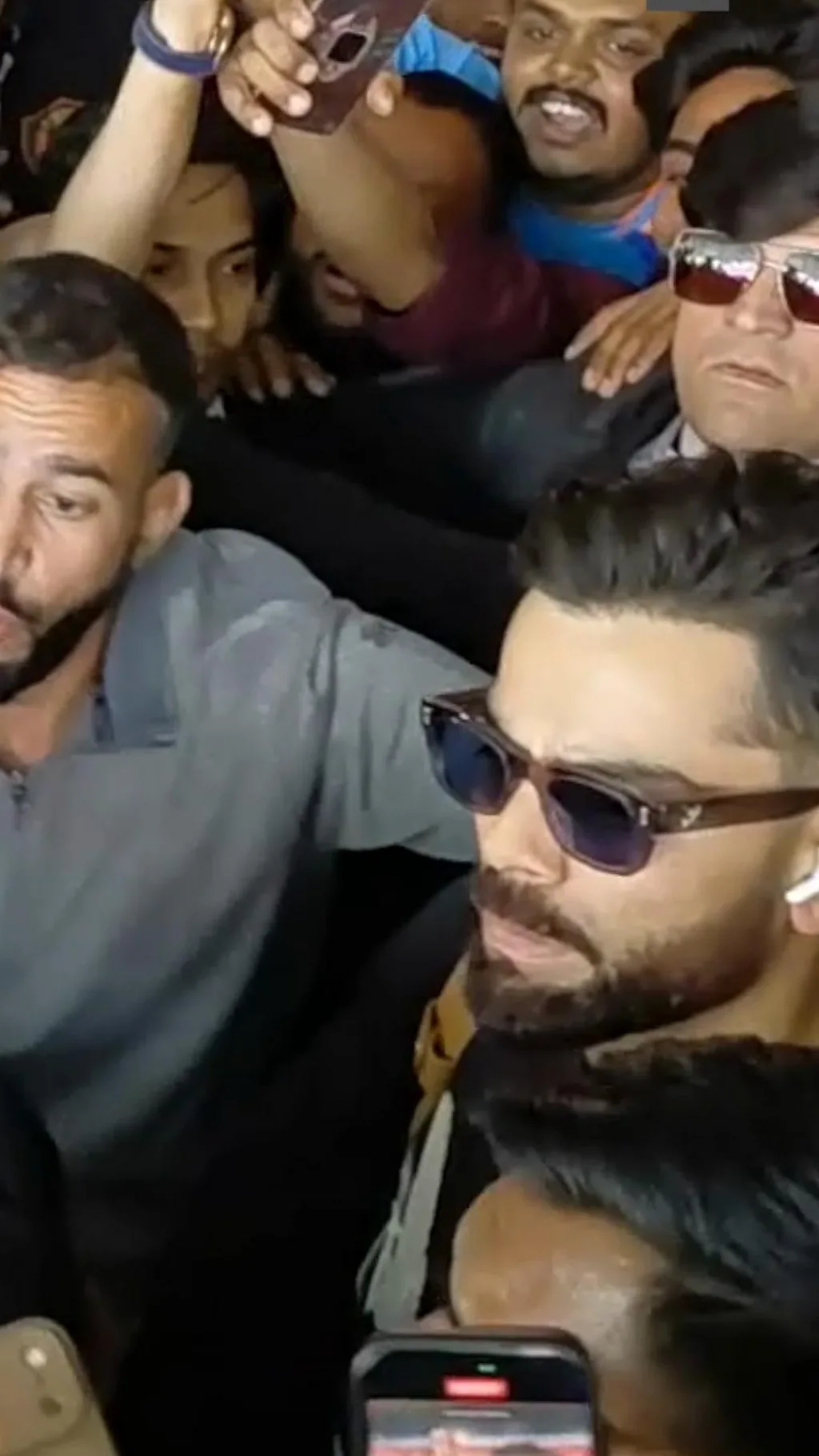 Virat Kohli સાથે વડોદરા ઍરપોર્ટ પર શું થયું?