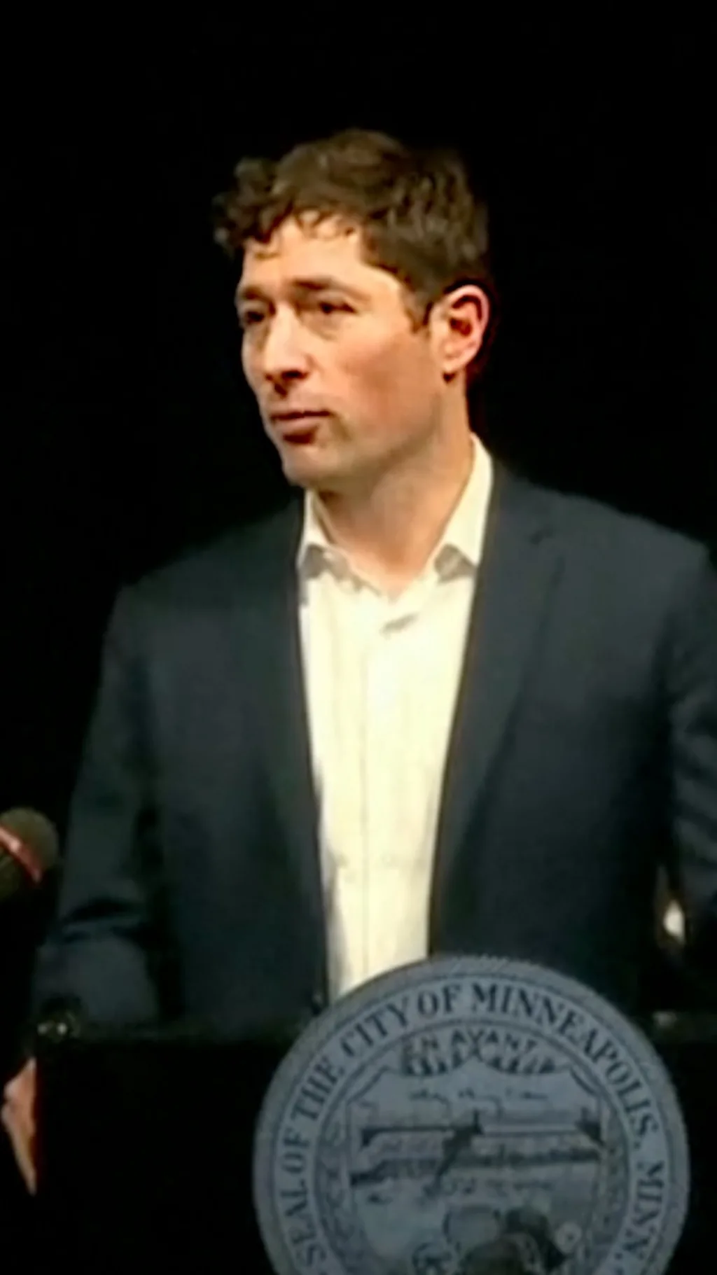 'Get the f*** out of Minneapolis': නගරාධිපති ආගමන නිලධාරීන්ට දැඩි ස්වරයෙන් අමතයි