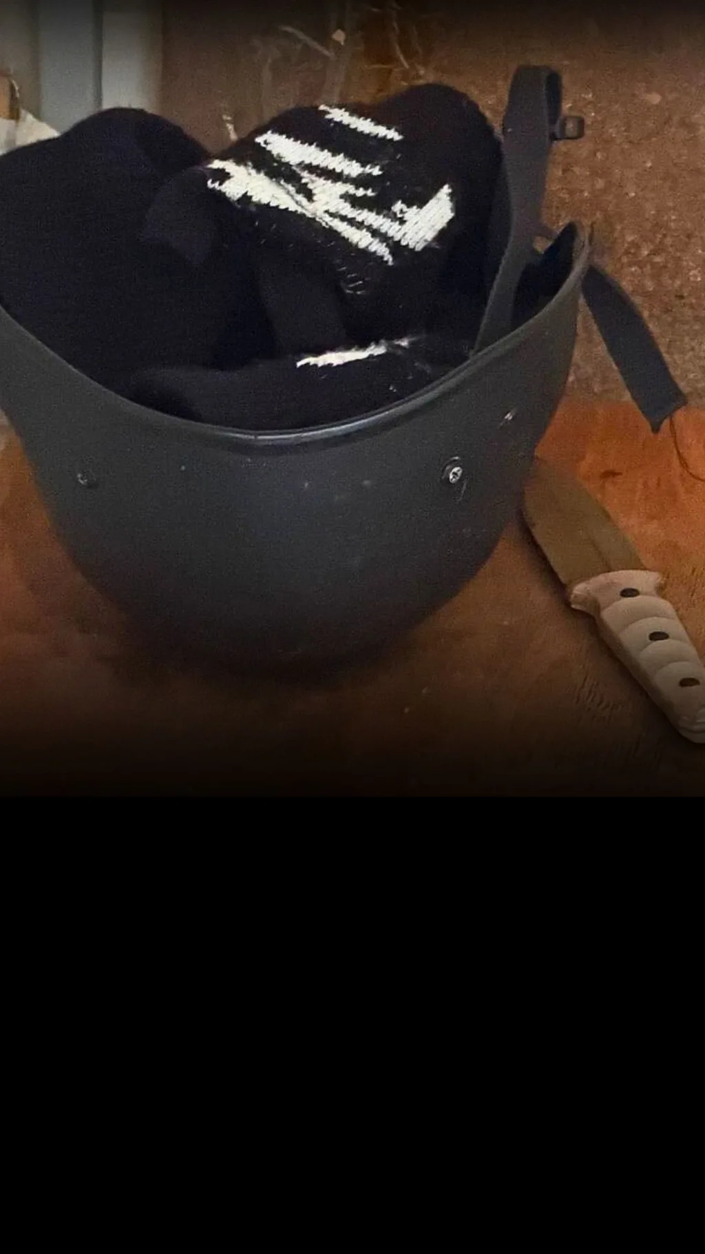 У Києві школяр з ножем напав на класну керівницю та однокласника