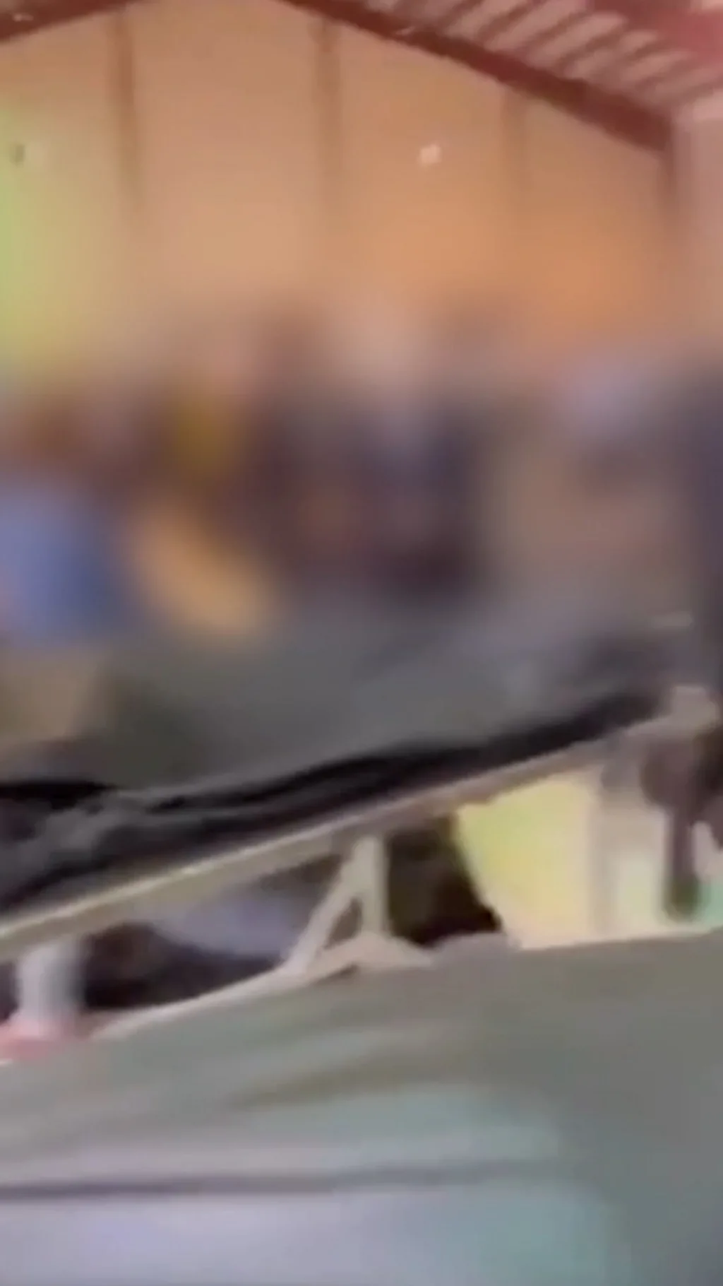 इरानमा शव राखिएका झोलाको लस्कर