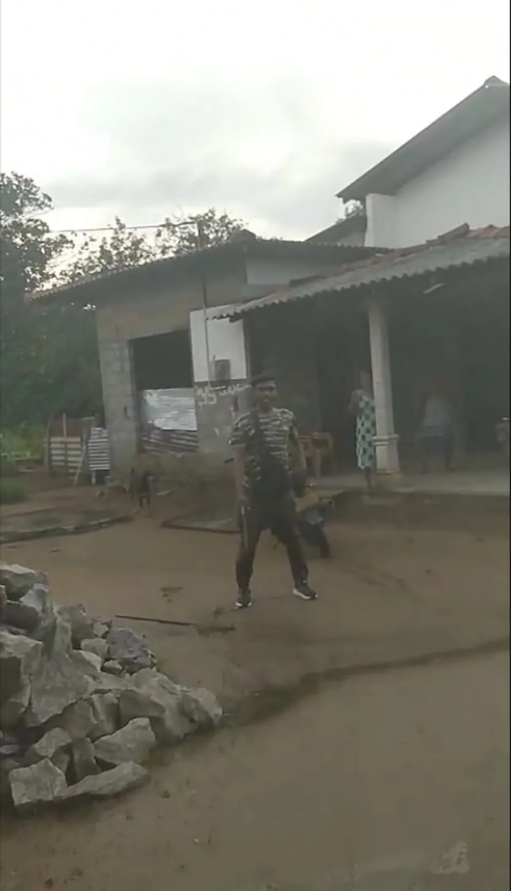 වැලිකන්දේ තරුණයෙකු පොලිස් වෙඩි පහරින් මිය යයි