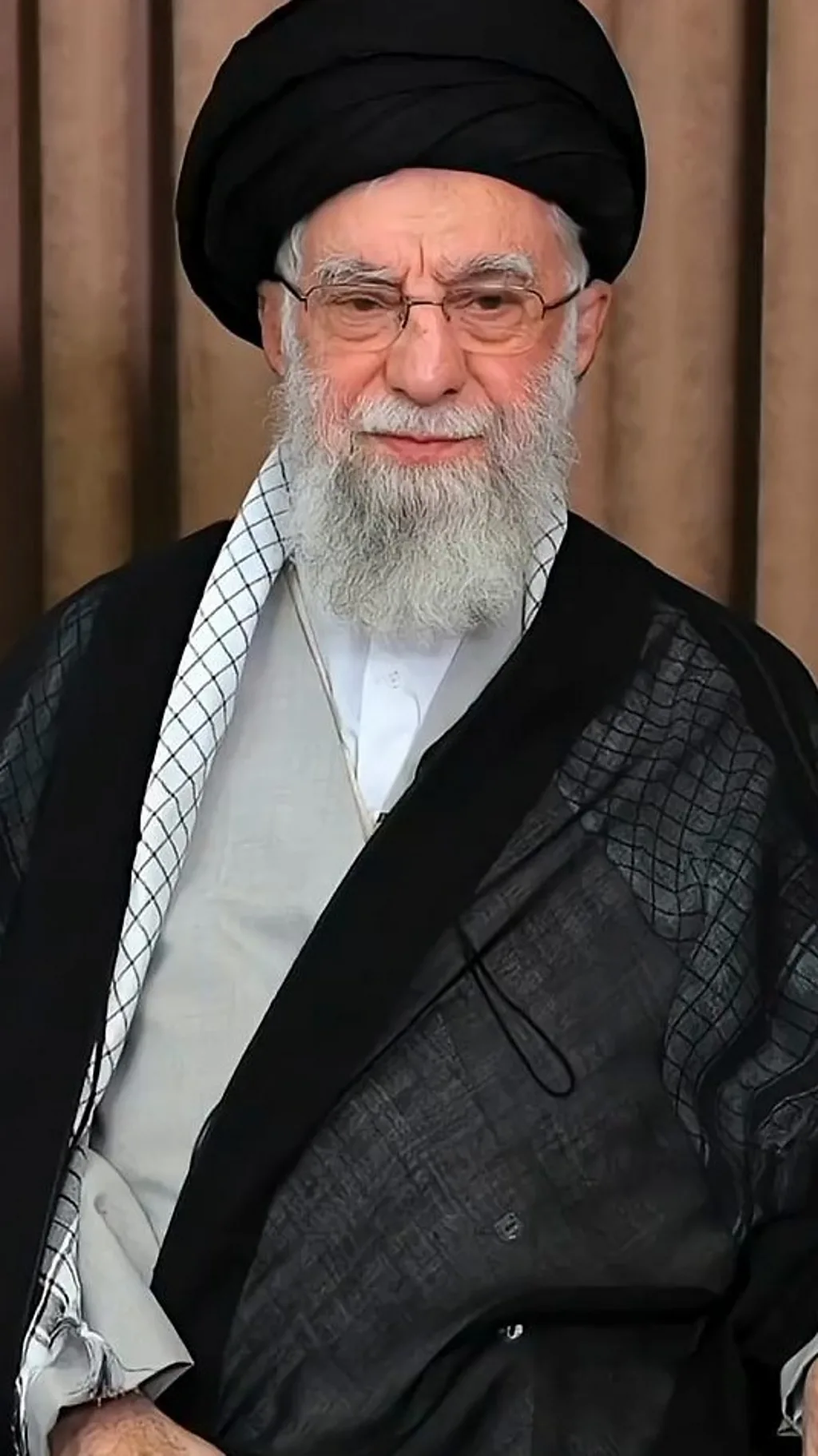 ईरान की सत्ता में कैसे आए थे ख़ामेनेई?