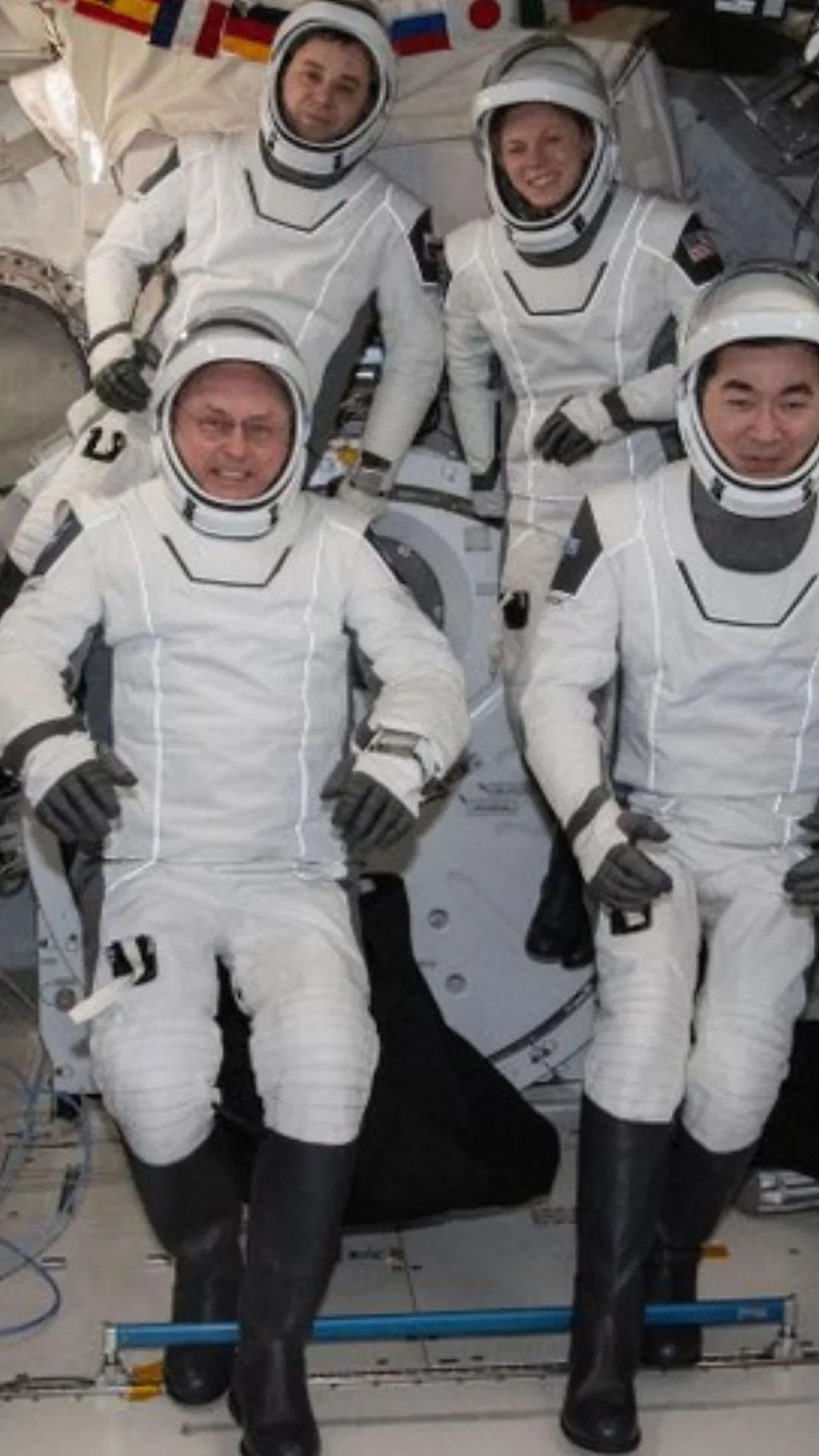 समय से पहले ISS से क्यों लौटे अंतरिक्ष यात्री?