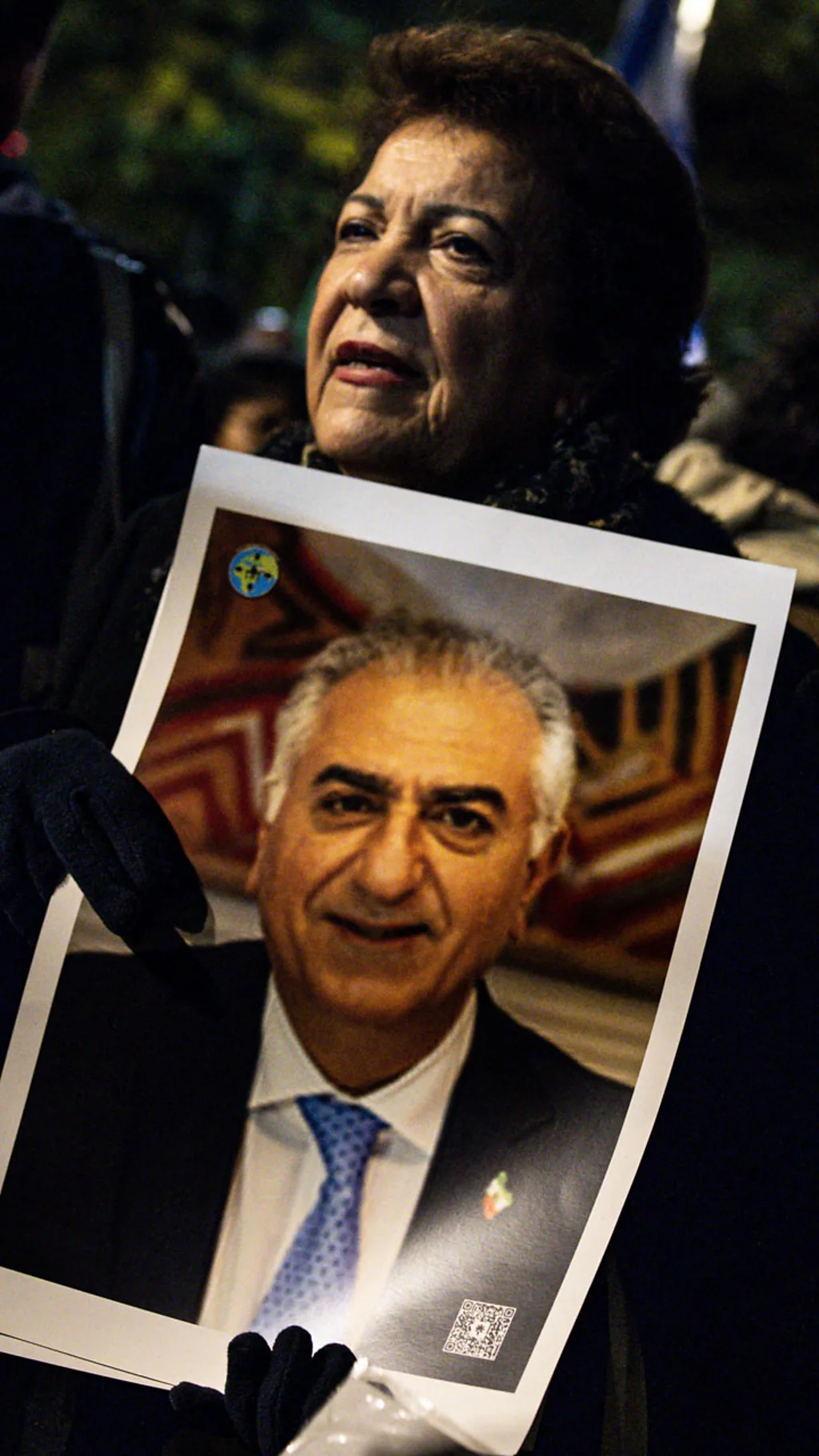 Сын последнего шаха и бывший наследник престола. Кто такой Реза Пехлеви, чье имя скандируют восставшие иранцы?