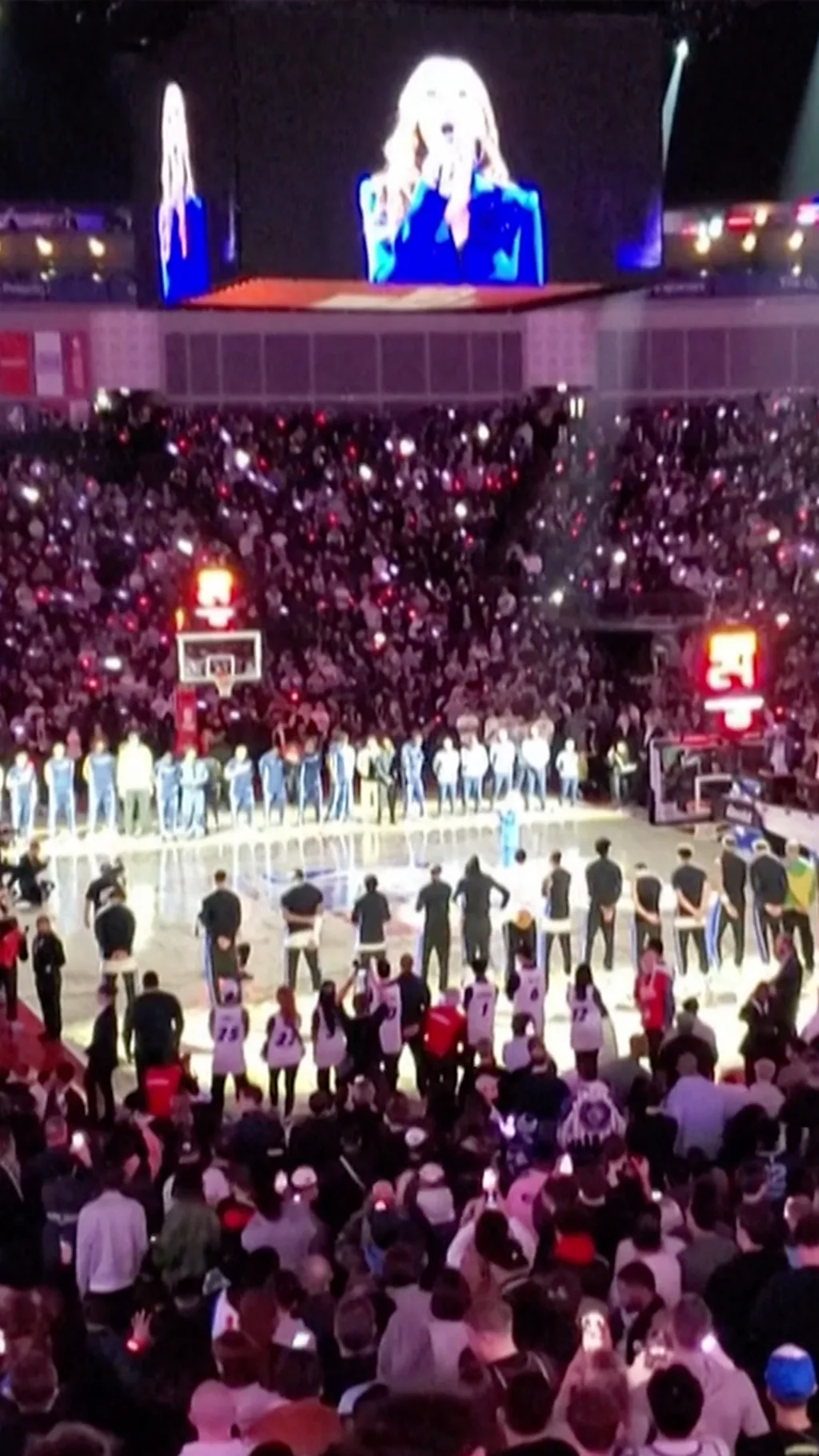 Исполнение гимна США на матче по баскетболу прервали выкрики про Гренландию