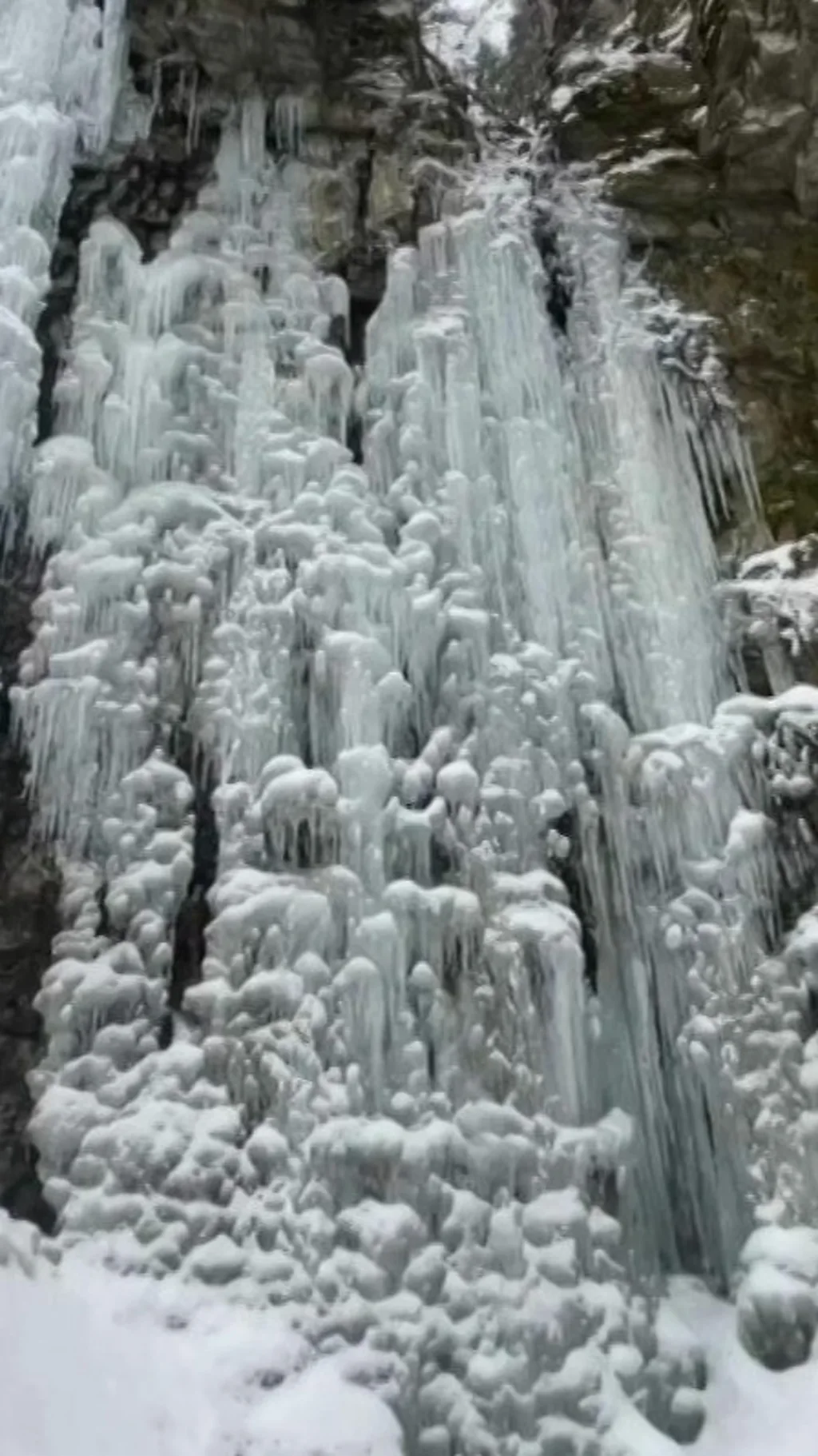 منجمد آبشار