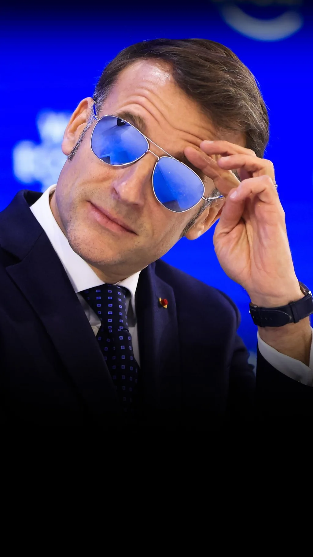 Чому Макрон виступав у Давосі в окулярах-авіаторах