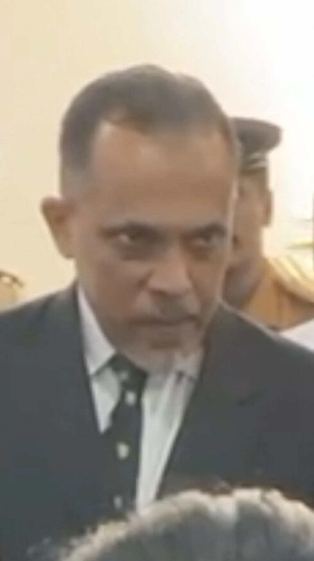 'වරදක් කරලා තියෙනවා නම් අධිකරණය හමුවට යන්න' - නීතිපති