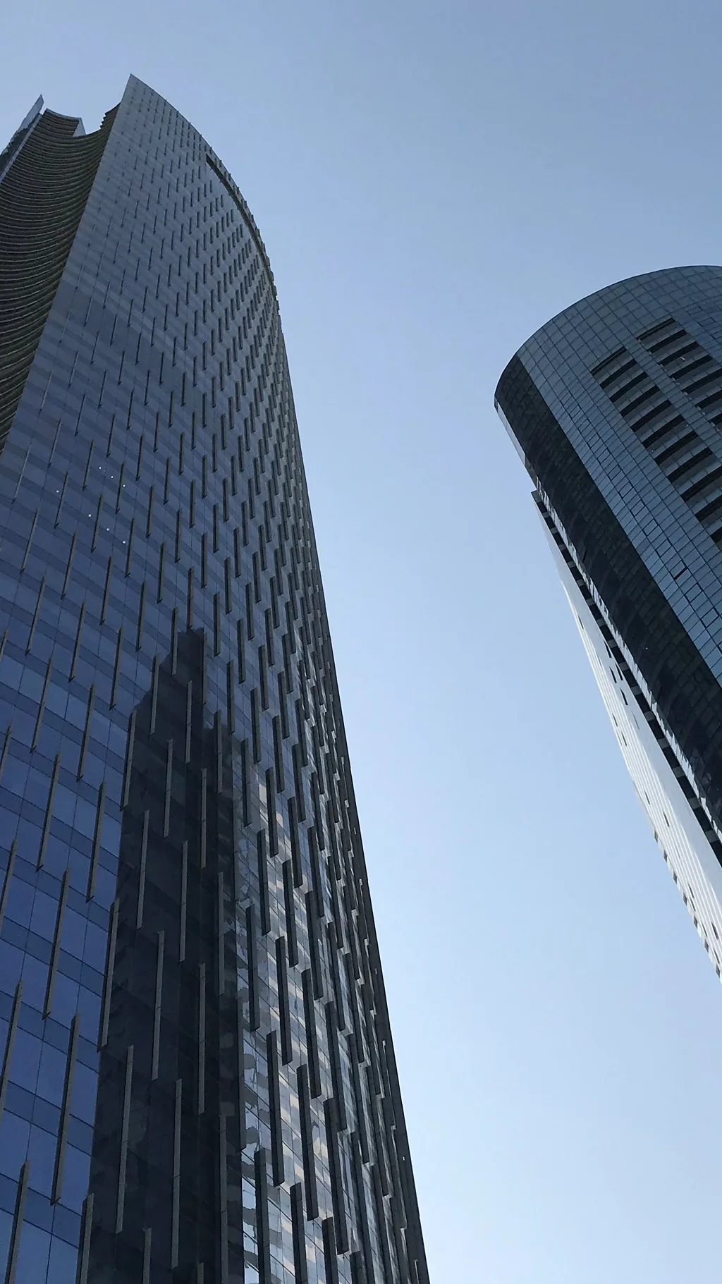 Хмарочоси в Абу-Дабі