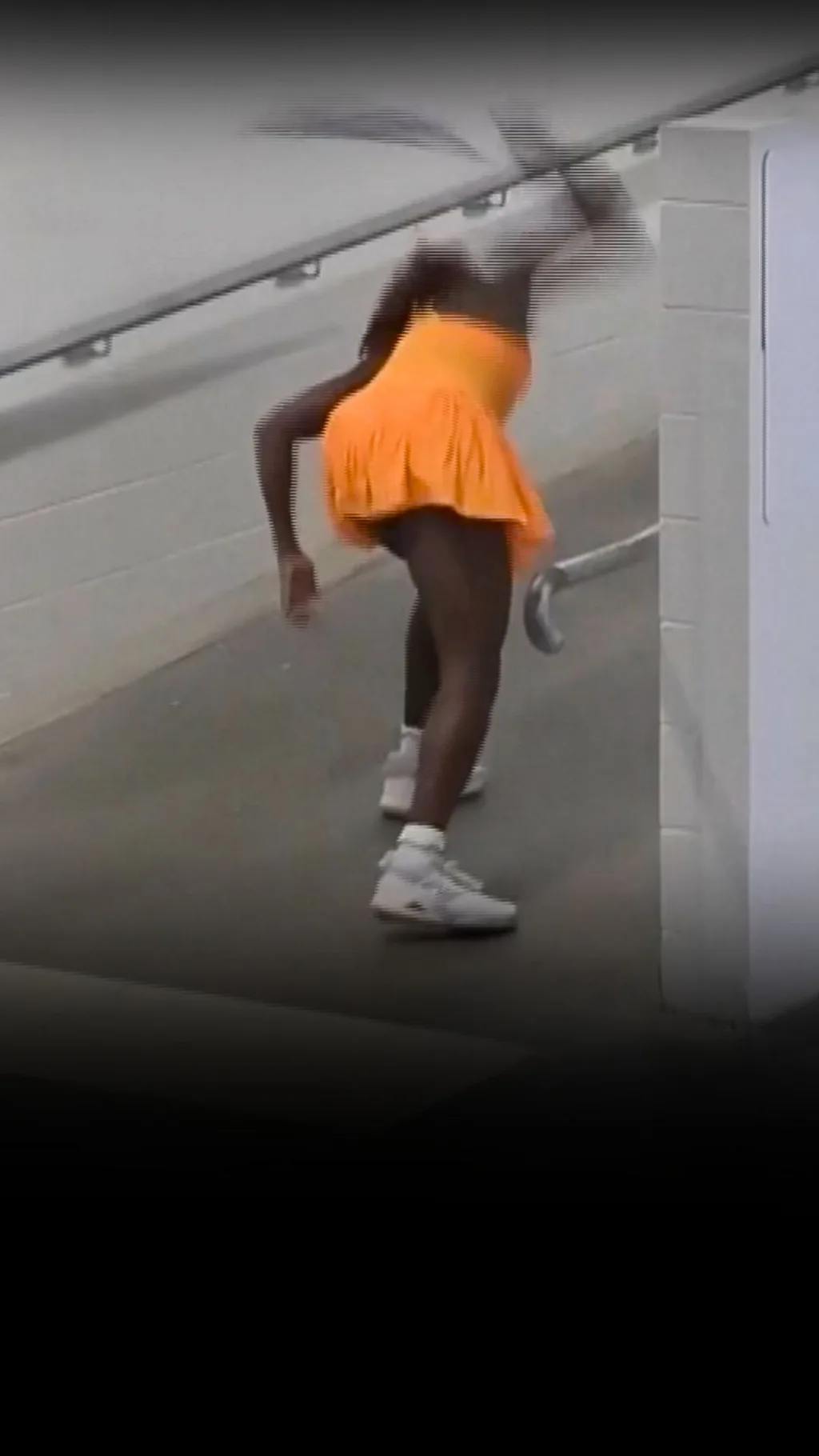 Американка Коко Гофф після поразки у грі з Еліною Світоліною розтрощила свою ракетку