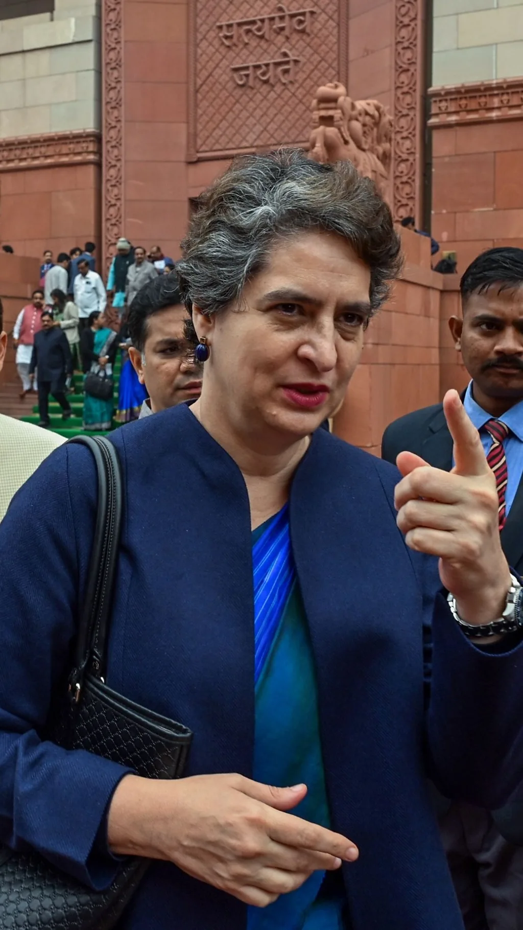 अजित पवार के निधन पर ये बोलीं प्रियंका गांधी