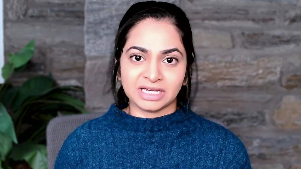 US retail sales stall in December without usual holiday lift