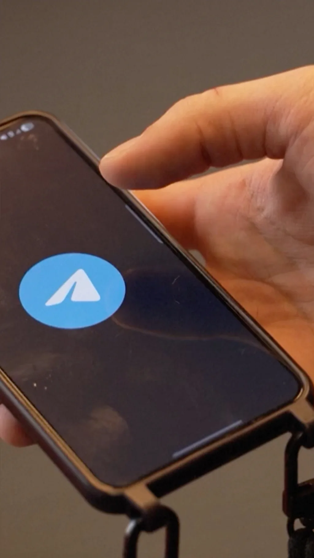 Π’Π΅Π»Π΅ΡΠΎΠ½, Π·Π°Π³ΡΡΠΆΠ°ΡΡΠΈΠΉ Telegram.