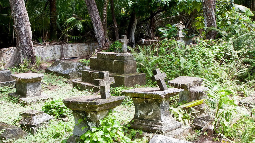 In the graveyard, nearly every inscription had been erased by time (Credit: Diane Selkirk)