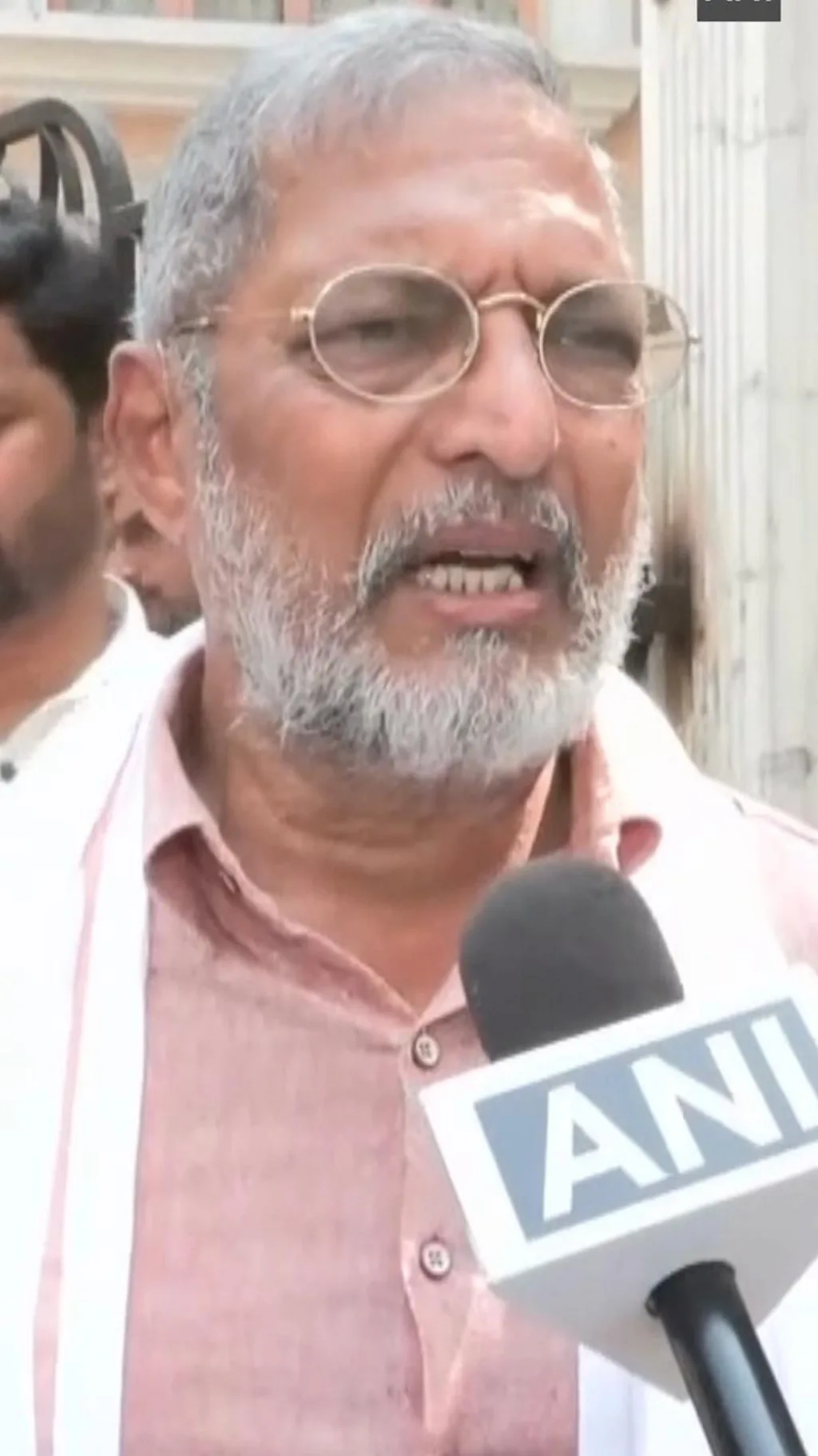 अजित पवार 19-20 वर्षांचे होते, तेव्हापासून माझे मित्र - नाना पाटेकर