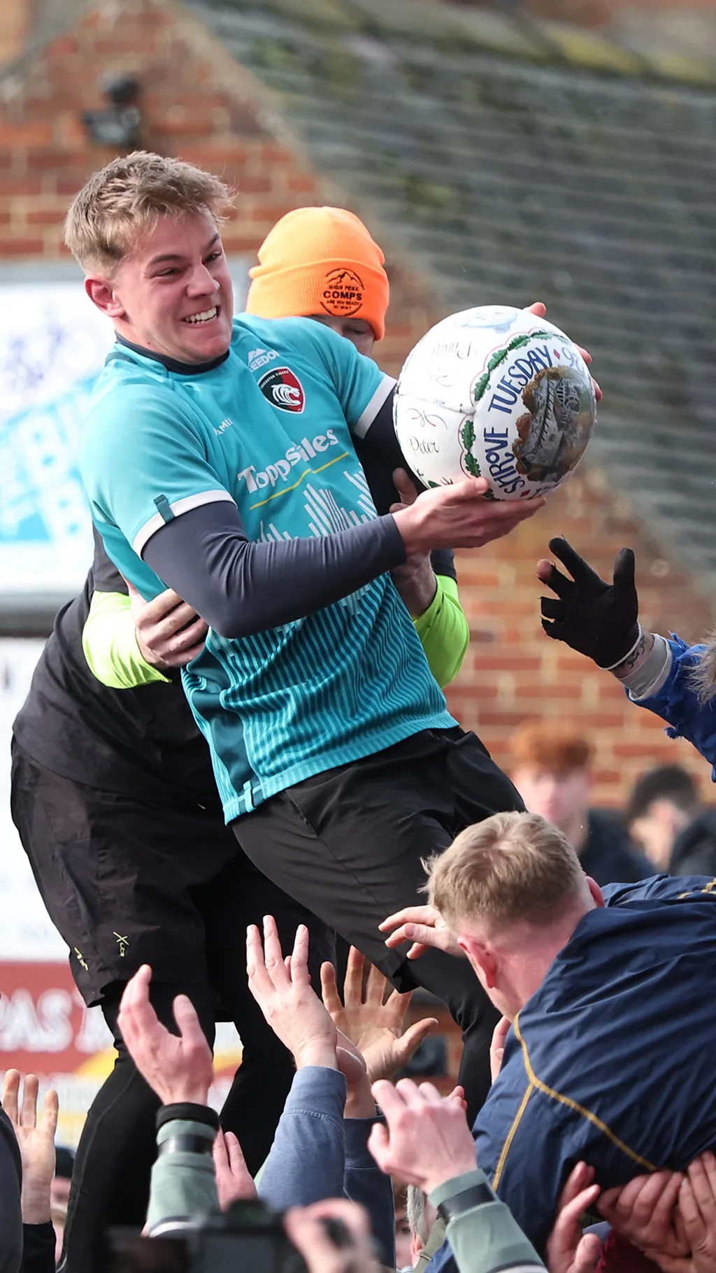 Engleski gradić kao teren za drevni fudbal