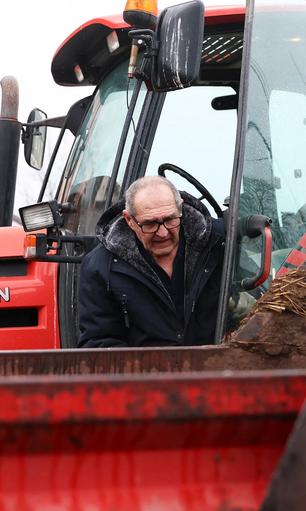 Blokade puteva: Protest poljoprivrednika širom Srbije