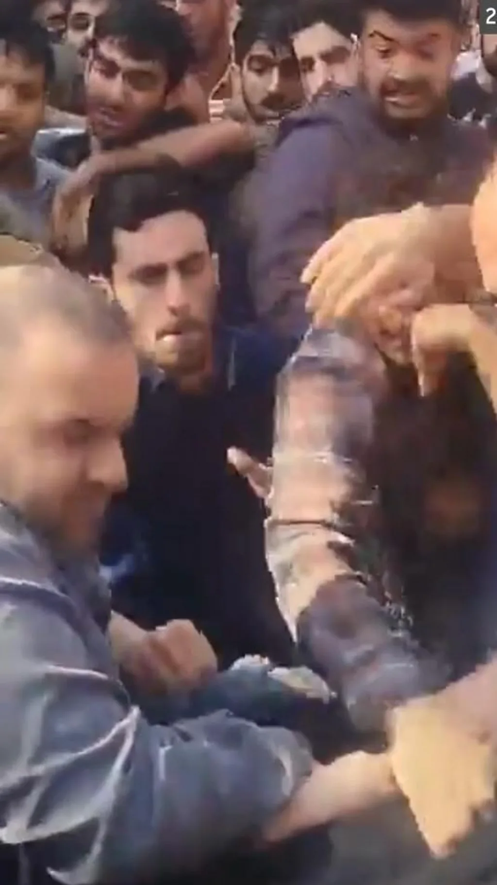 ईरान की यूनिवर्सिटी में झड़प