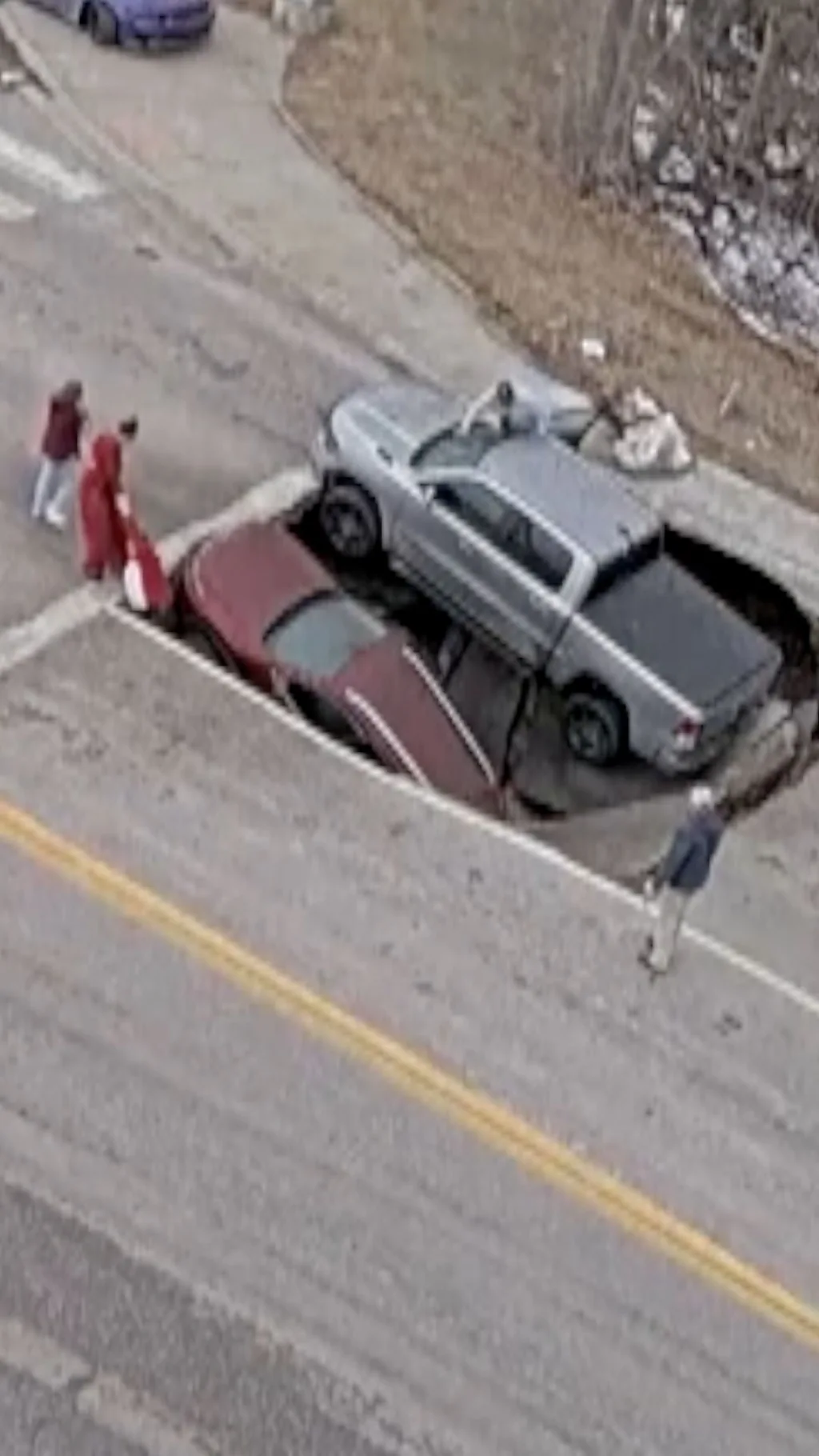 सडक भासिएको क्षण