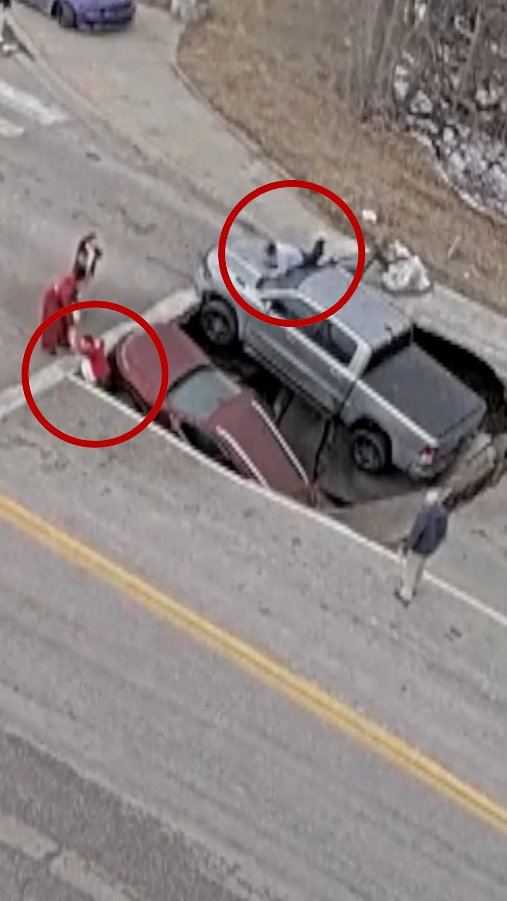 Машины провалились под землю в Небраске